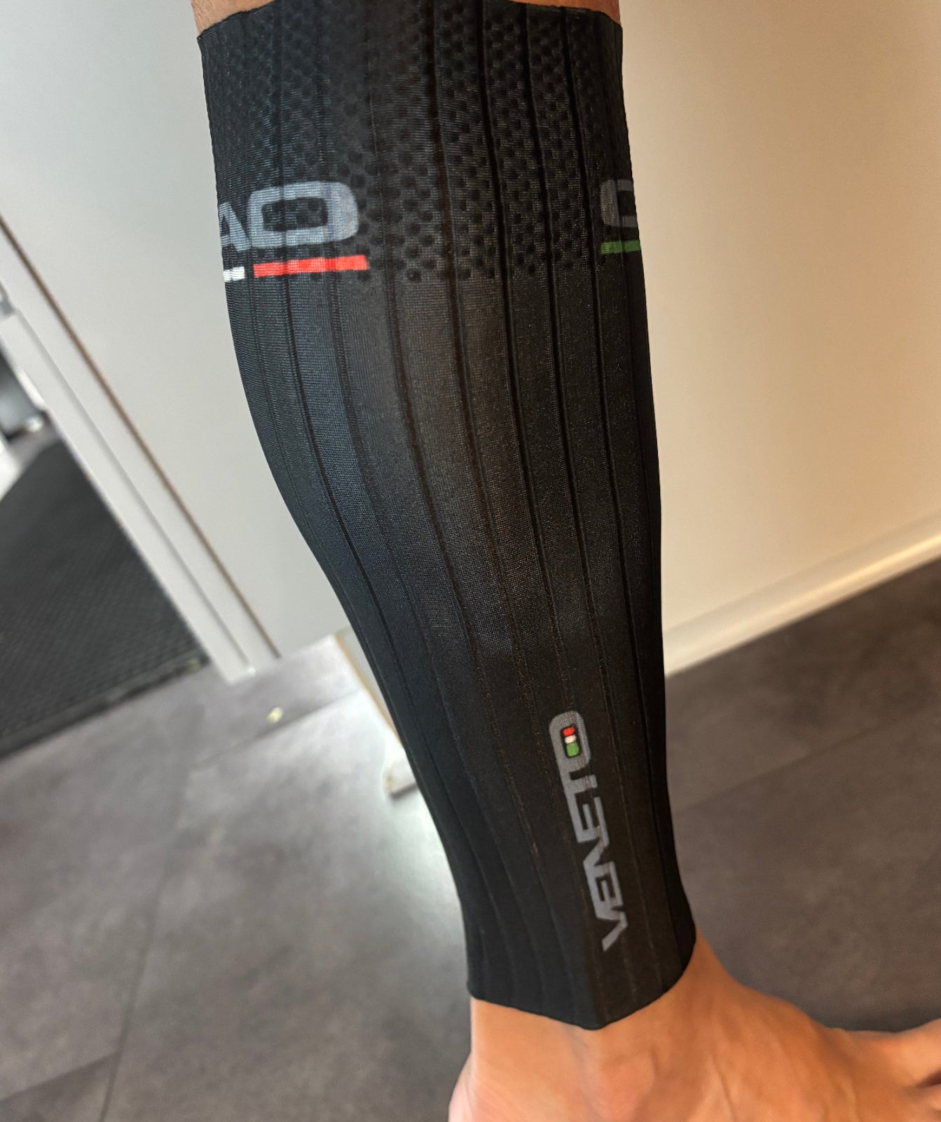 AERO CALF SLEEVES BLACK